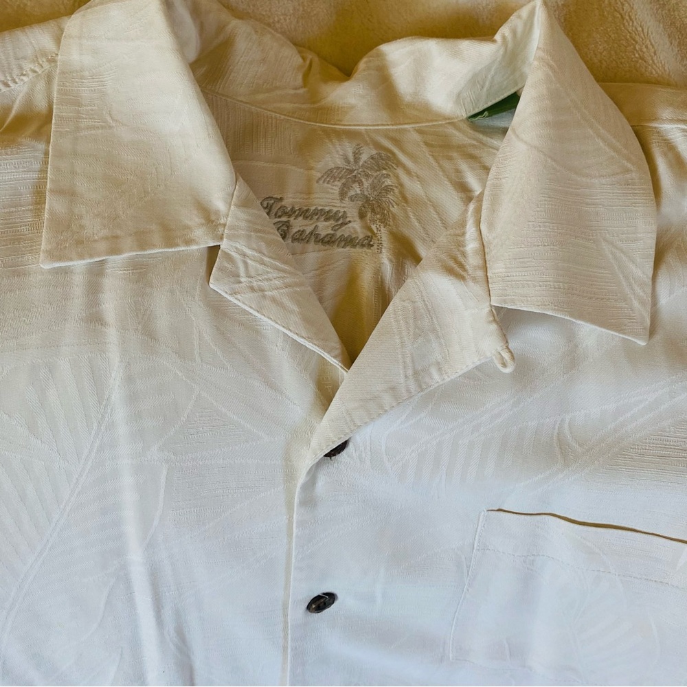 Tommy Bahama Men's Cream Shirt